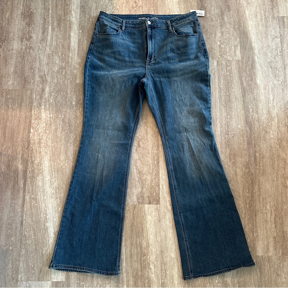 NWT Old Navy Classic Blue Women's Jeans with flare Sz 16